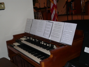 Hammond Organ extra wide music stand