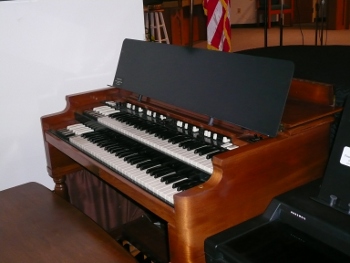 Hammond B3 extra wide music stand