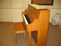 Upright Piano Before music flat